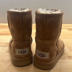 Toddler UGGS - chestnut (boy or girl)